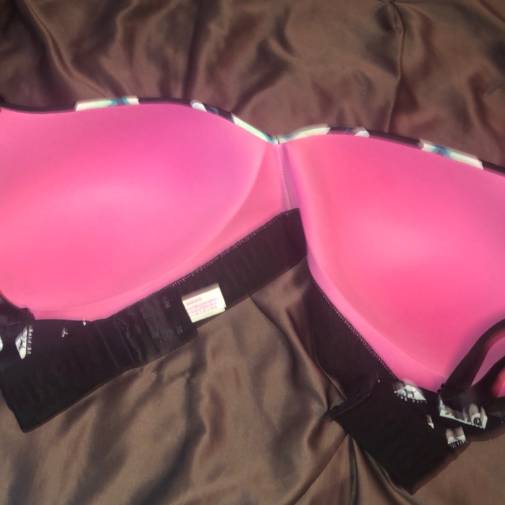 PINk - Picture 5 of 14